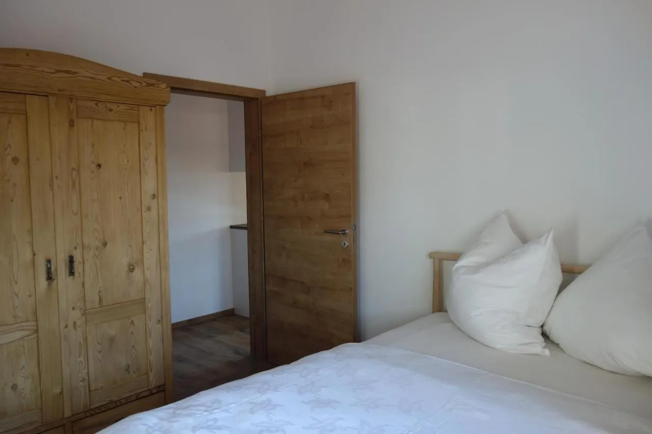 Heuboden - Ferienwohnung im Land-Café Emmering  0*, Emmering (Ebersberg)